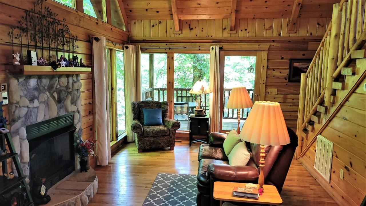 Mountain Joy -Private Treehouse Style Cabin That Sleeps 4-Free Tickets Gatlinburg Exterior photo